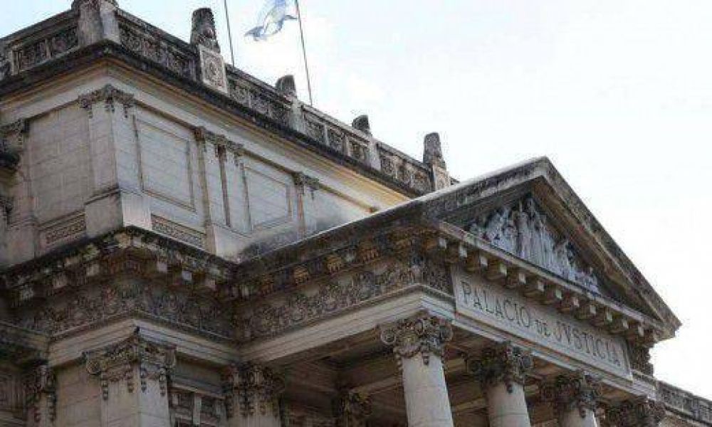 Rechazan �probation� a exempleada que adulter� factura por la compra de criollitos