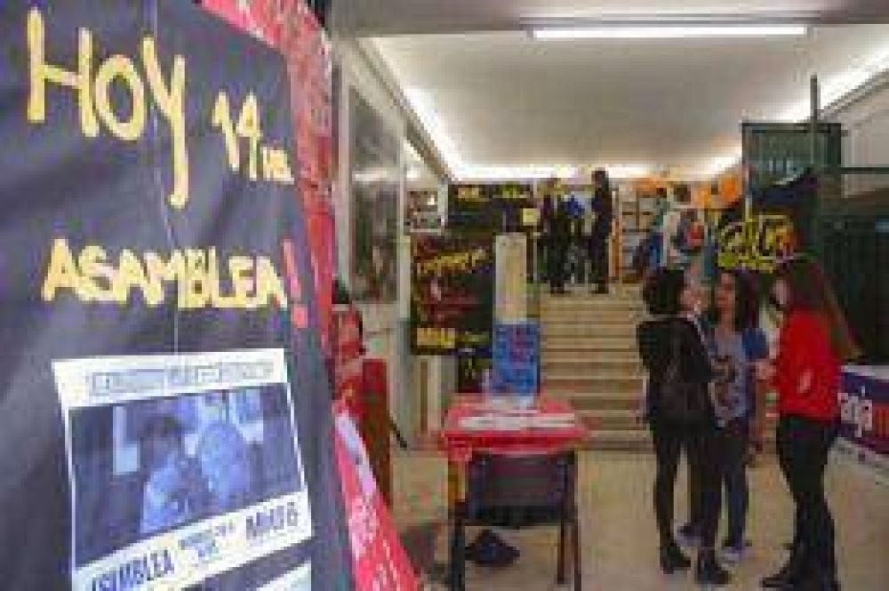 La Plata: marcharon para expulsar a Piombo y a Sal Llargu�s de la UNLP