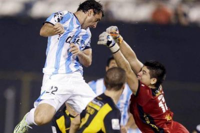 Empieza el desaf�o de cuartos de final para Racing: visita a Guaran�