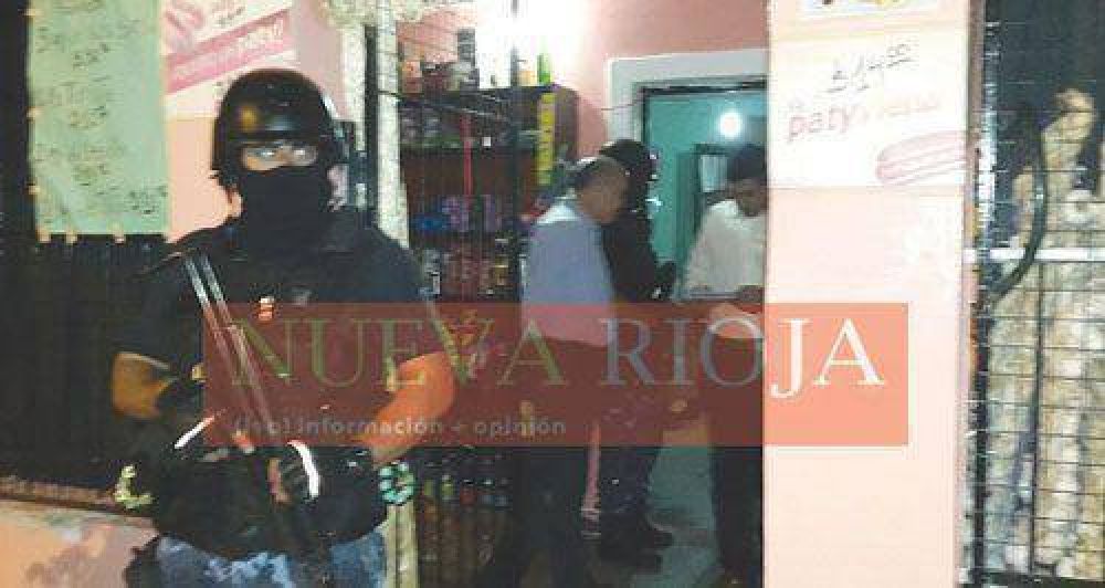 Cayeron con drogas y armas tres sujetos �conocidos� de la Polic�a