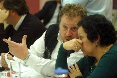  Lazzeri pidi� a Rodr�guez dejar de hablar "pavadas" y gobernar  	 
