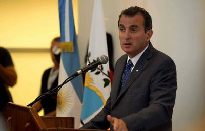 P�rez inaugur� un edificio de Casinos y critic� a la UCR