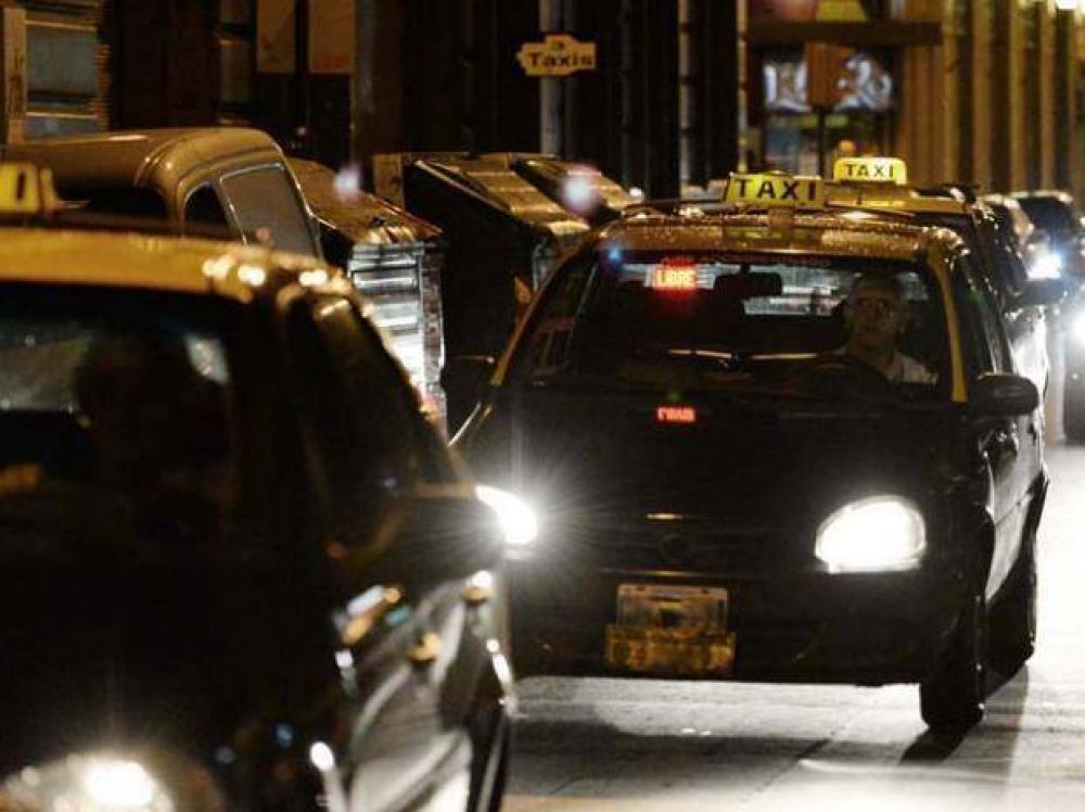 Dos taxistas fueron blanco de violentos asaltos en la noche rosarina