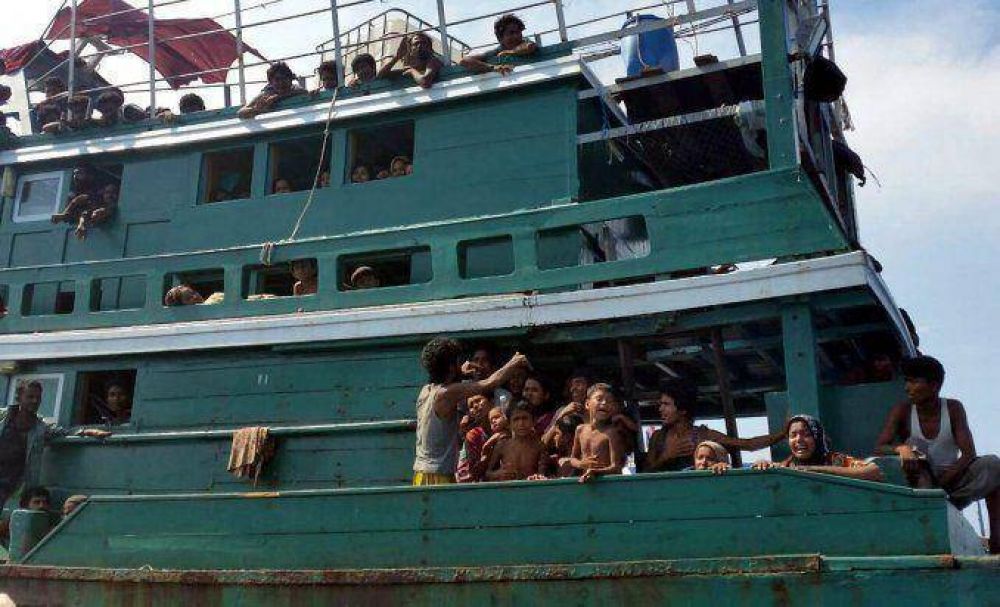 Miles de refugiados est�n en barcos a la deriva en el sudeste asi�tico