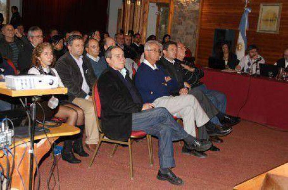 �Me dio pena escuchar a un vecino tener que hablar a favor del proyecto por hacer un favor pol�tico�