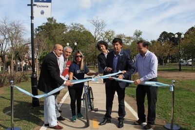 Gustavo Posse inaugur� un nuevo tramo de ciclov�as en San Isidro