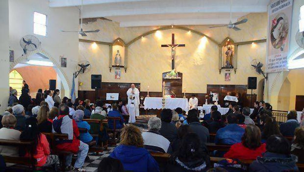 La comunidad católica rinde culto a Santa Rita de Casia