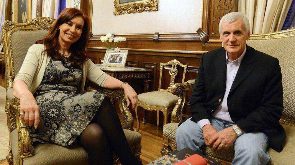 El l�der de la CGT oficialista cuestion� al Indec: 