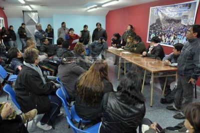 Municipales rechazaron el ofrecimiento del 5% y el conflicto entra en un laberinto sin salida