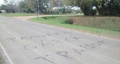 Elecciones 2015: M�s pintadas contra P�ngaro