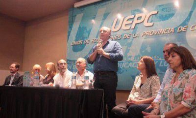 Accastello firm� acta compromiso con Uepc para derogar Ley 10.078