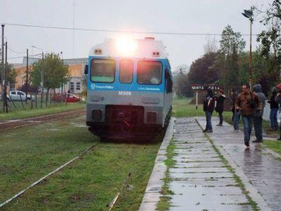 Pedro Salas propone crear un tren interurbano