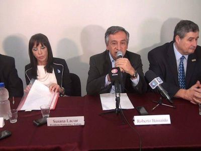 Sin sorpresas, Basualdo present� su frente