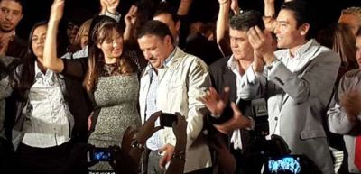 Quintela present� a sus candidatos para la Capital durante un acto