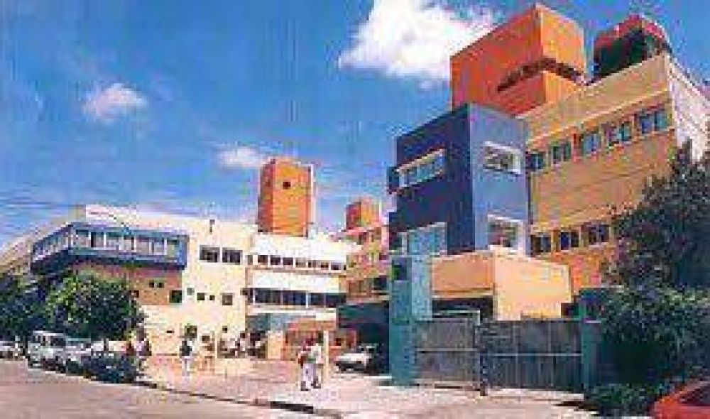 Apareci� el remis que se llevaron los delincuentes que ingresaron a robar al HPC