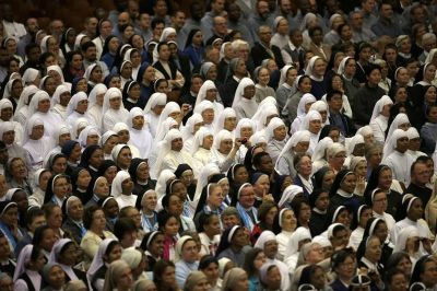 Vaticano: La �multiplicaci�n� de las conferencias sobre la mujer