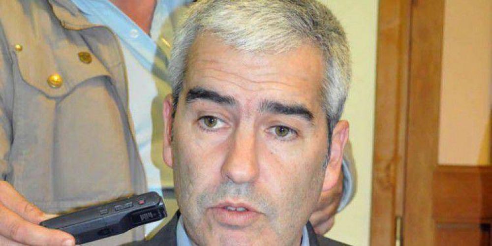 LOPEZ: �Dejen de perder el tiempo y ded�quense a gobernar hasta diciembre.� 