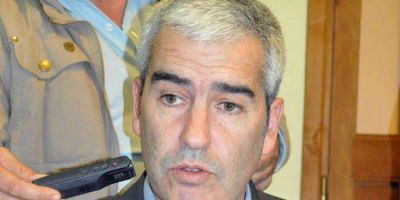 LOPEZ: �Dejen de perder el tiempo y ded�quense a gobernar hasta diciembre.� 