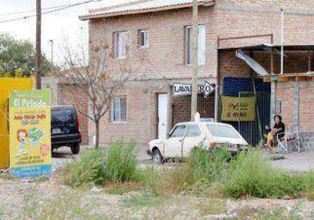 Lavaba autos de d�a, pero de noche era �delivery� de alcohol