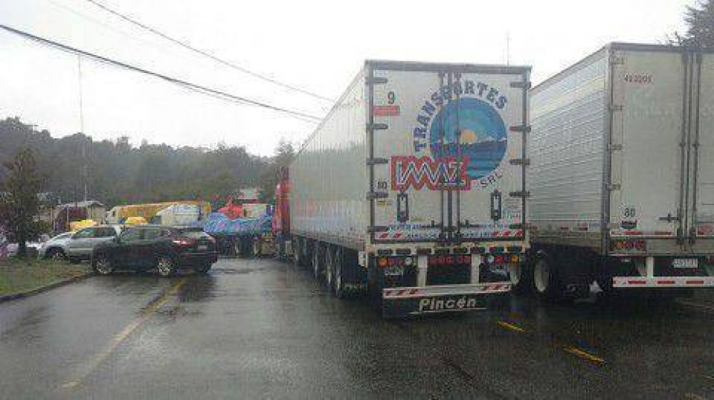 Demoras en el Paso Samor� por el paro de funcionarios de Aduanas de Chile