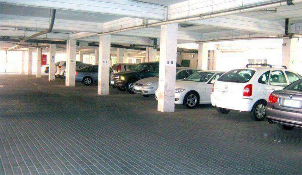Un jubilado muri� atropellado por su esposa cuando le indicaba c�mo estacionar