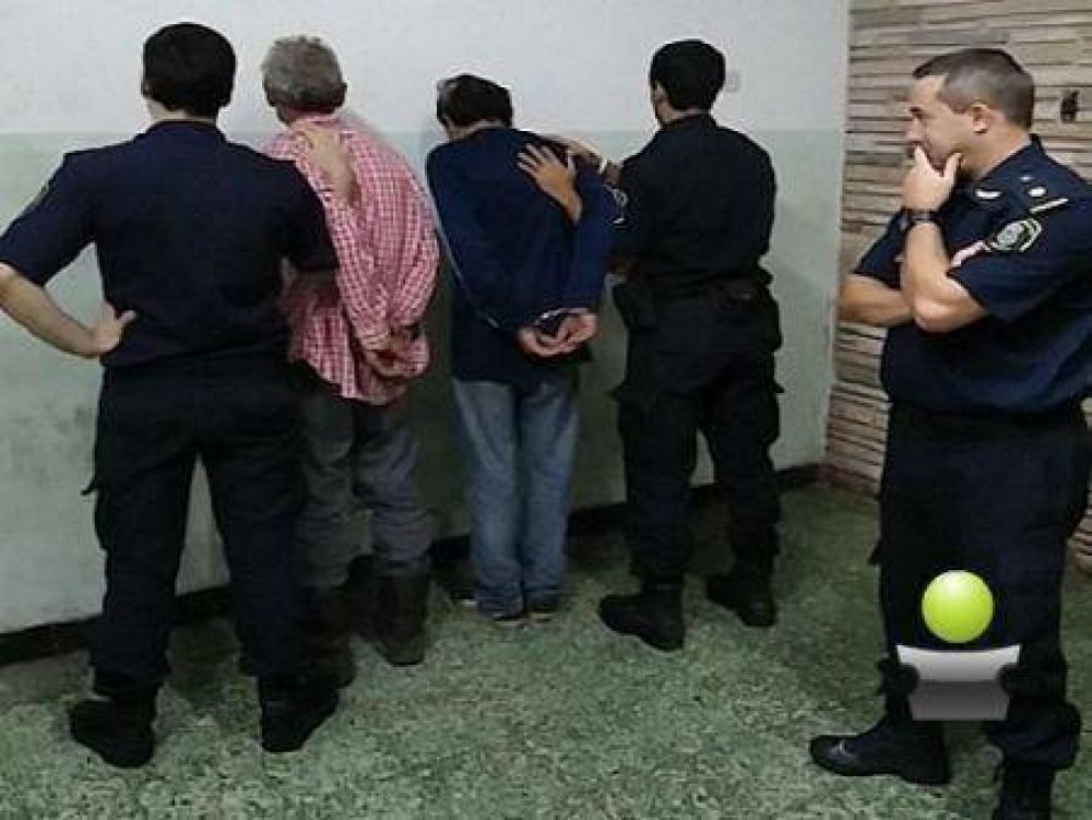AHORA: EN PROCEDIMIENTO POLICIAL FUE DETENIDA TODA UNA FAMILIA ABUSADORA