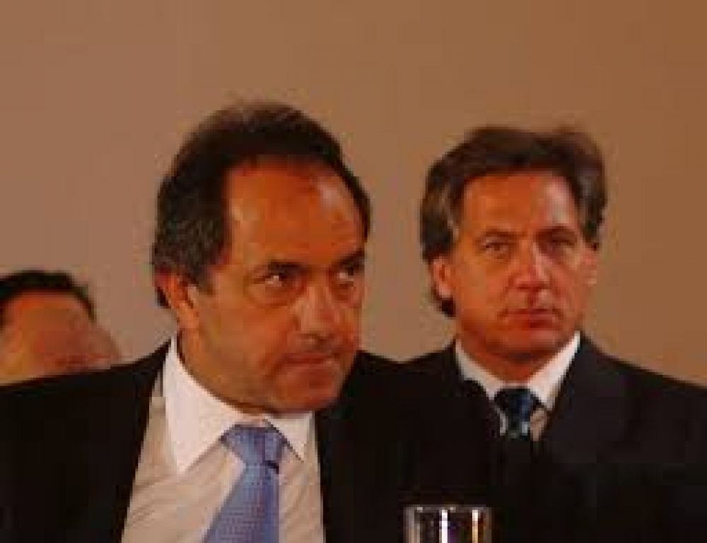 Scioli le fren� a Budassi el cobro compulsivo de impuestos