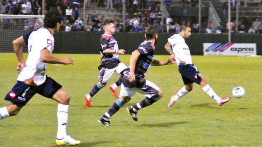 El santo devora rivales y se corta en soledad