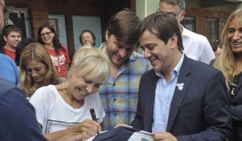 Claudia Villafa�e se sum� a la campa�a de Recalde