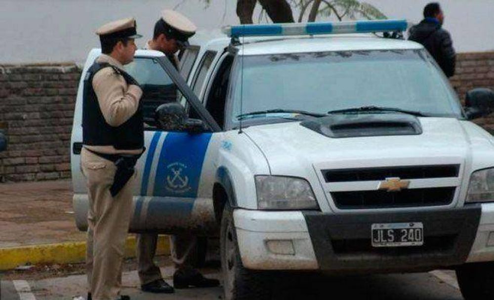 Prefectura detuvo a dos polic�as por extorsi�n en causa de drogas