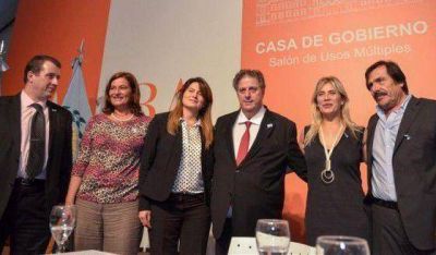 La Provincia present� la primera gu�a para que los docentes prevengan adicciones en las escuelas
