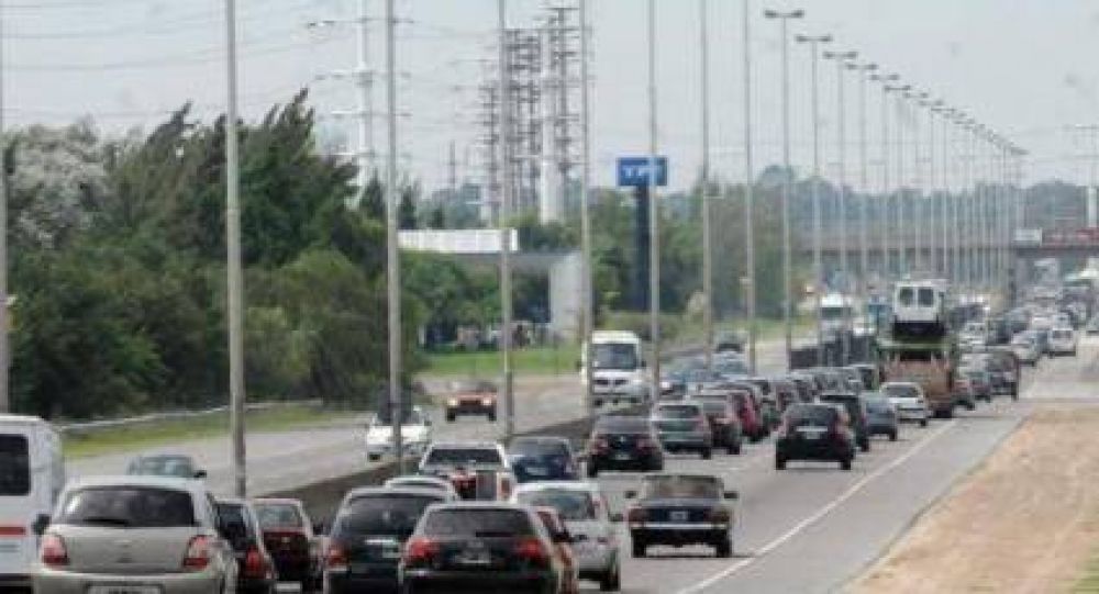 Con un buen nivel de reservas y pasajes comenz� el fin de semana largo