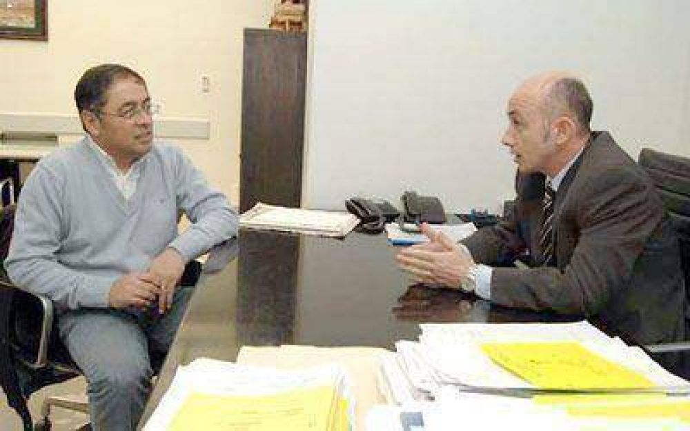Cotillo est� de acuerdo con la creaci�n de un ente que controle hidrocarburos