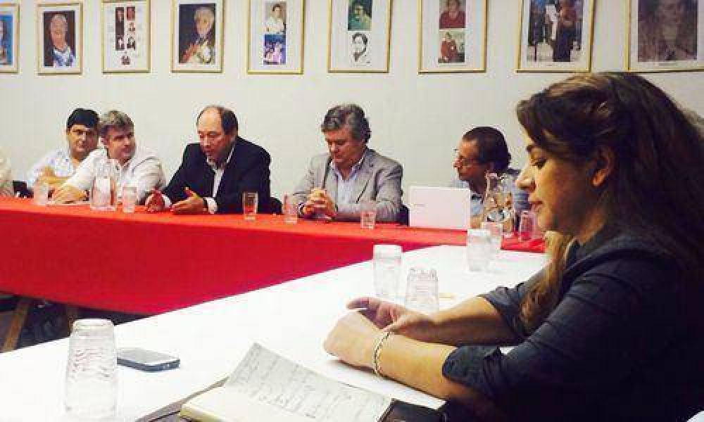 La UCR se mete en la interna Pro y busca sellar un acuerdo