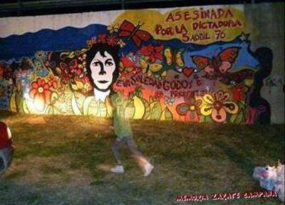 PRECANDIDATO PRO PIDE DISCULPAS POR PINTADAS DE UN MURAL