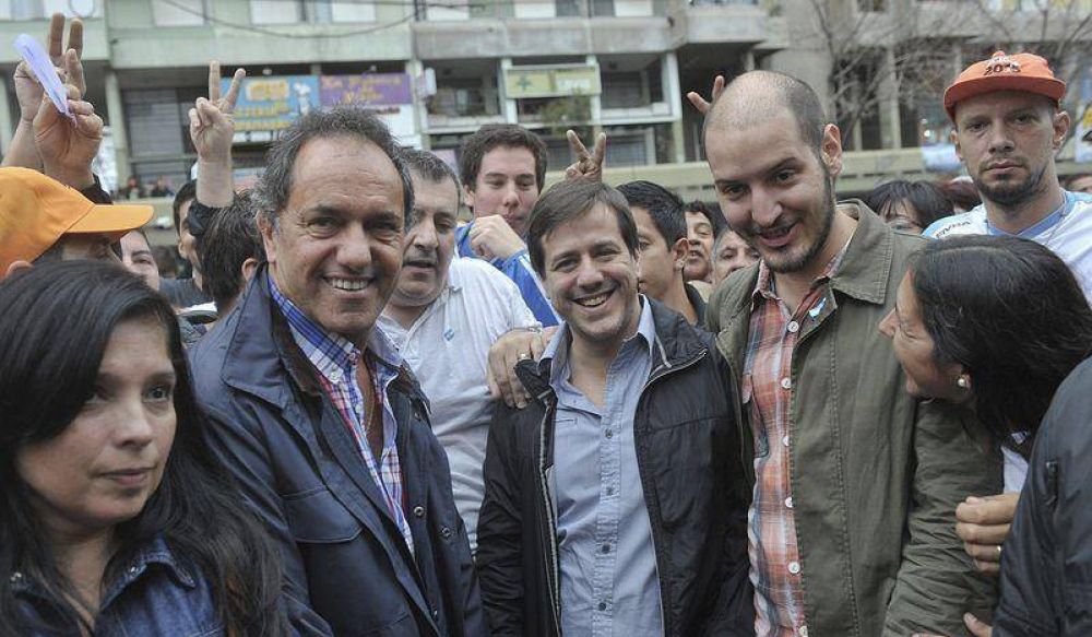 Scioli hizo campa�a con Recalde en Villa Lugano