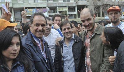 Scioli hizo campa�a con Recalde en Villa Lugano