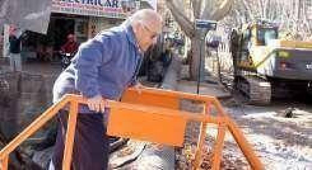 Comerciantes denuncian caos por demora de obras cloacales