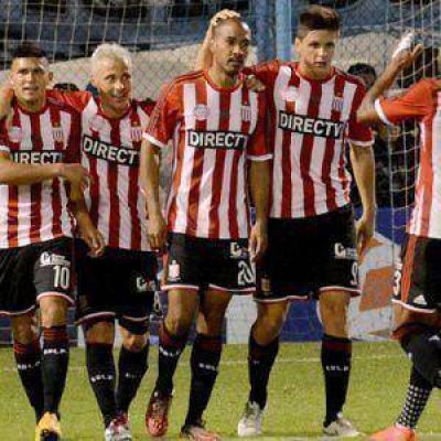 Con goles que valen tres puntos, Vera deja en off side a Milito