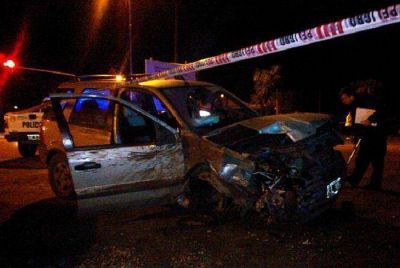 Manejaba ebrio en la Ruta 88, cruz� en rojo y choc�: dos heridos
