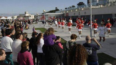 Marplatenses y turistas disfrutaron de �Playa Grande 12 meses�