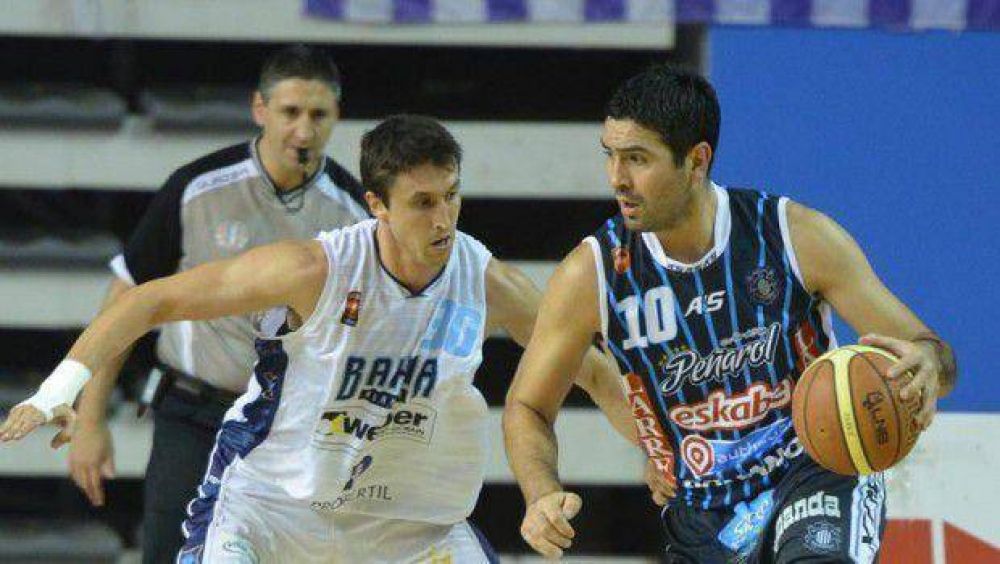 Pe�arol lo defini� en el final y puso la serie 2-0