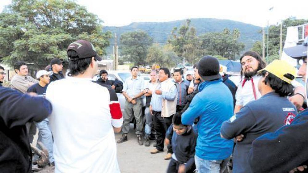 Decidieron levantar el paro en Cer�mica Alberdi tras acuerdos