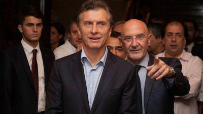 Macri enfrenta un mes de definiciones cruciales