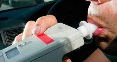 Nocturnidad: Hombre conduc�a con 