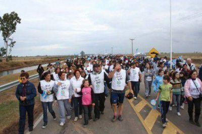 Original manera de agradecer la construcci�n de ruta entre Ameghino y Blaquier