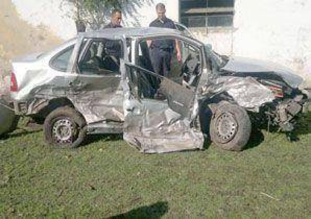 Una mujer muri� en un choque frontal en Fort�n Tiburcio
