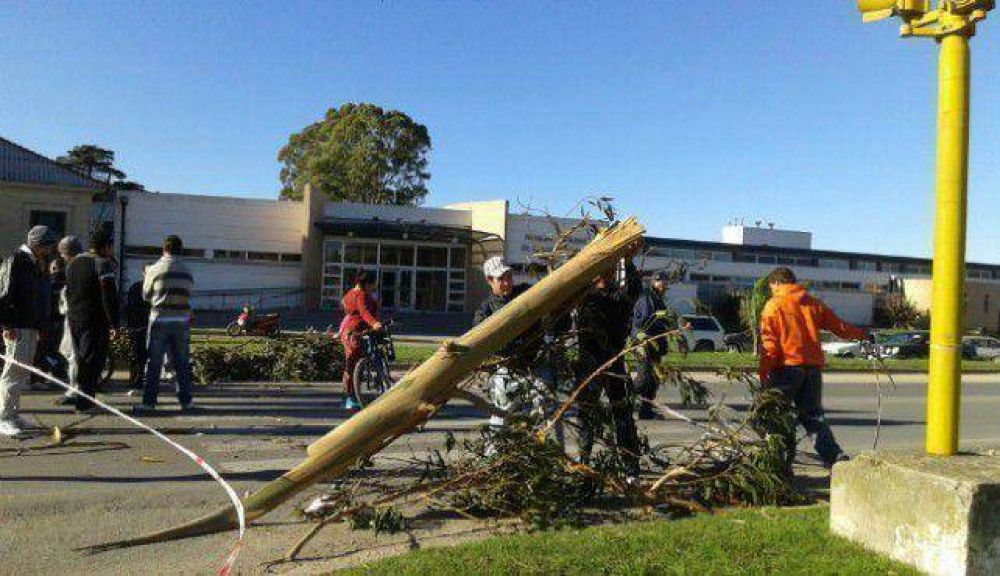 Trasladaron al joven atropellado en Caseros y Ruta 3: hubo protestas