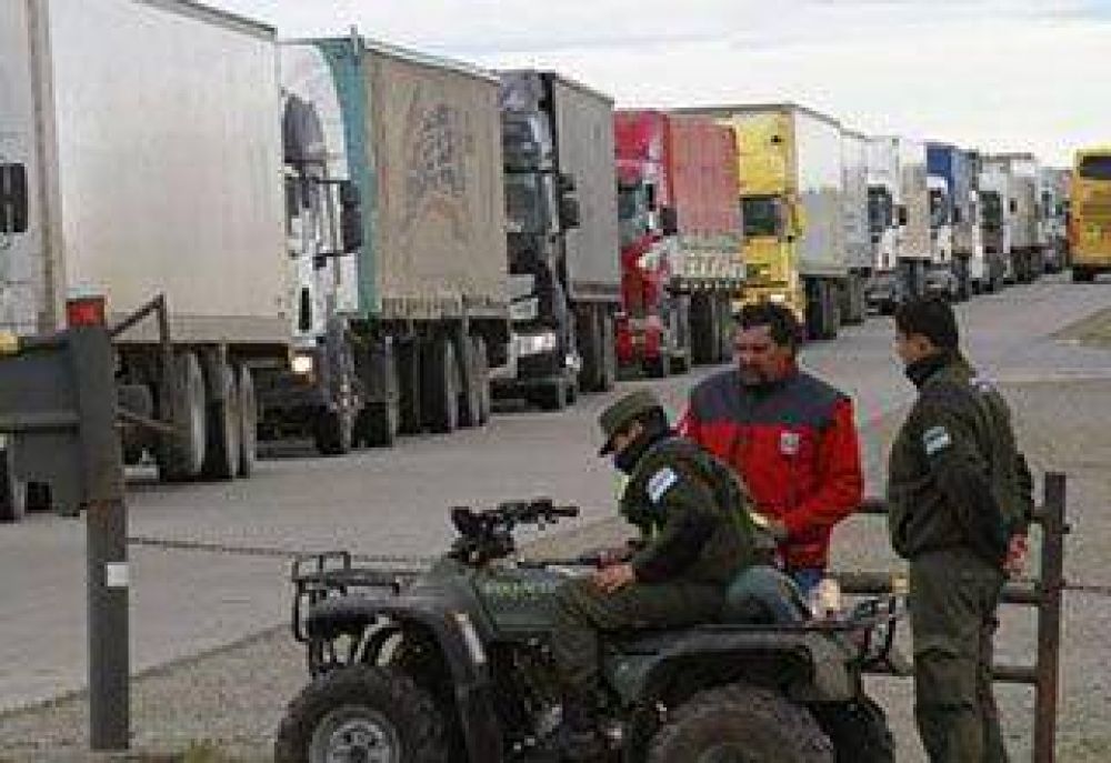 Aduaneros chilenos negocian con el Gobierno y pondr�an fin al paro