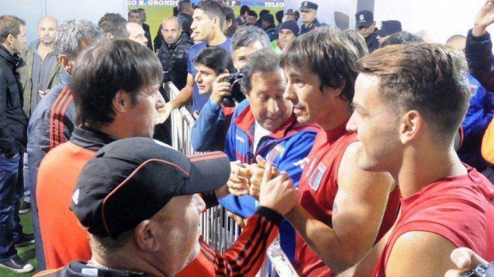 Por la muerte de G�mez, AFA suspendi� Tigre-River, partidos del ascenso y la Copa Argentina